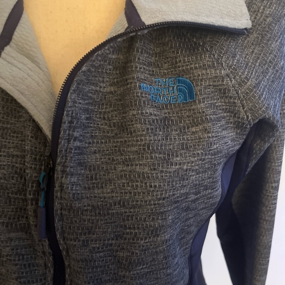 The North Face Women's Two-Tone Gray Utility Jacket - Picture 2 of 7